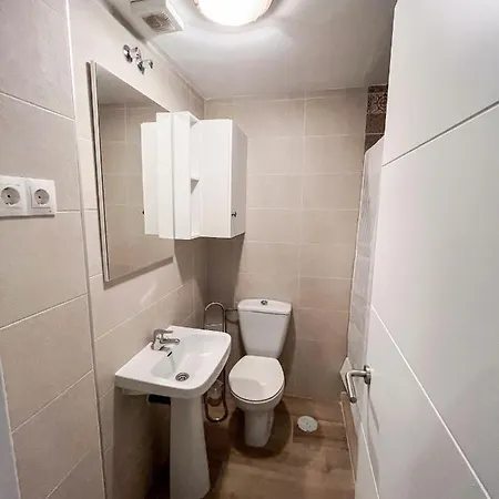 Amplio Apartamento En Av. Carlos Haya * Malaga